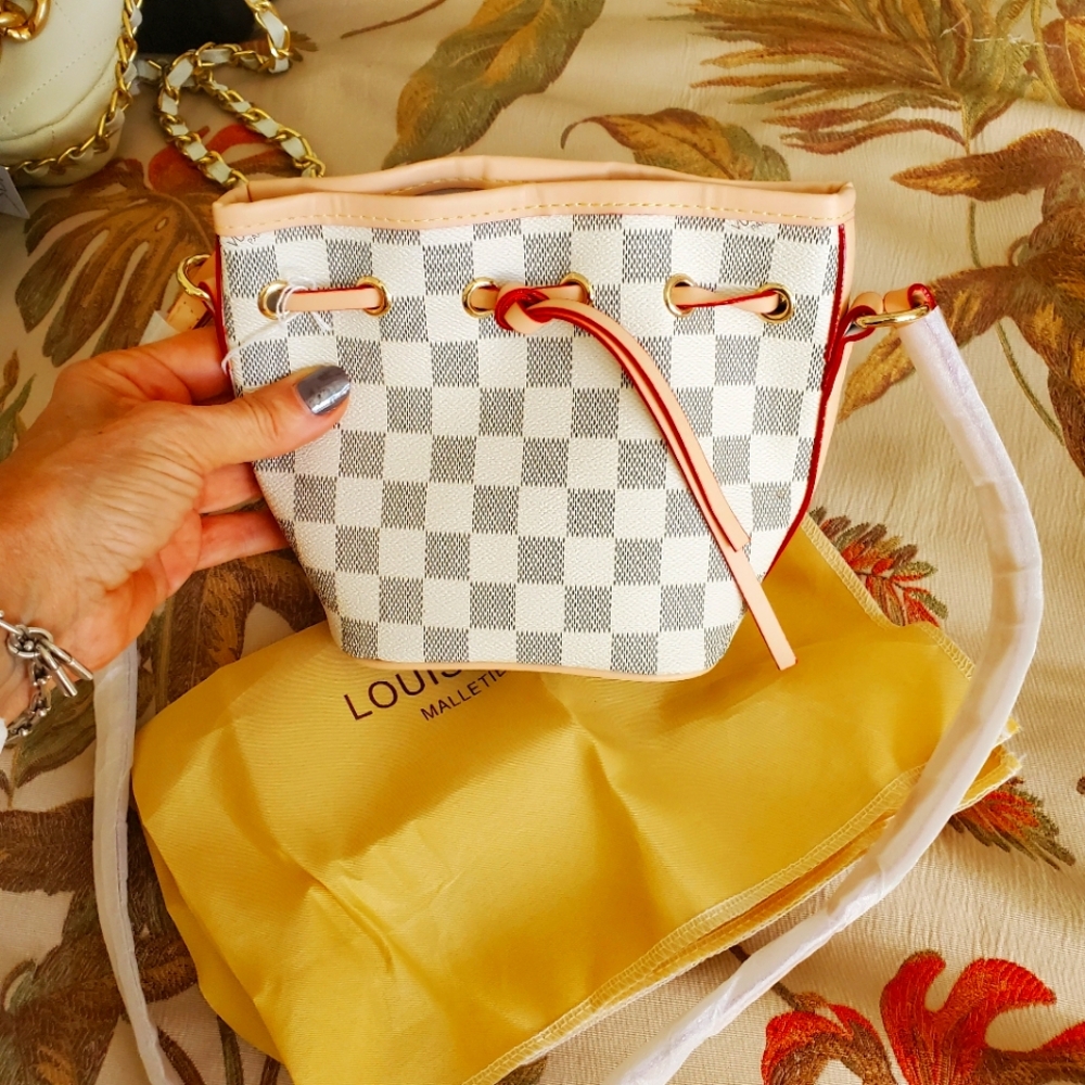 Cross body purse